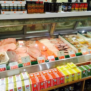 Excellent sea food none of it farmed all wild!