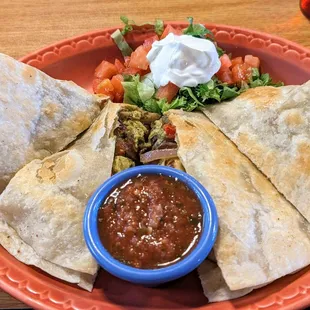 Pesto Quesadilla | Instagram: @telephonesmoothie