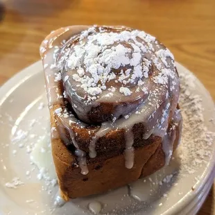 Housemade Sweet Roll | Instagram: @telephonesmoothie