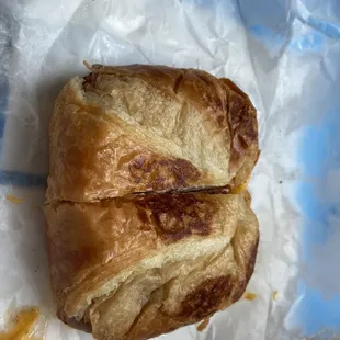 Egg, ham, cheese croissant