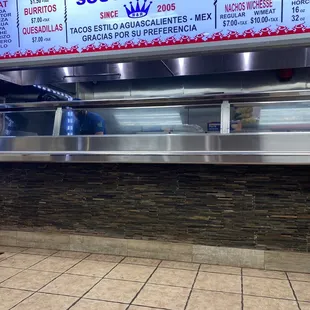 Tacos made as you order fresh, delicious y rico