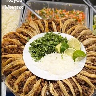 ROSCA DE REYES 
WHATEVER YOU WANT 
WE ARE AVAILABLE 
YOU MAKE YOUR ORDERS 
9095187450
YOU ORDER INCLUDES ALL CONDIMENTS SEPARATE