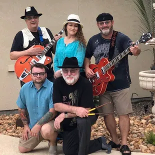 The band playing when I was there.  STAPLES STREET BAND