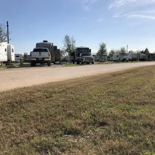 Large pullthrough FHU RV sites