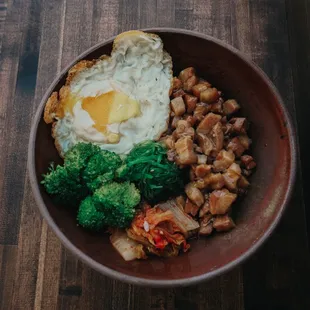 braised pork rice bowl