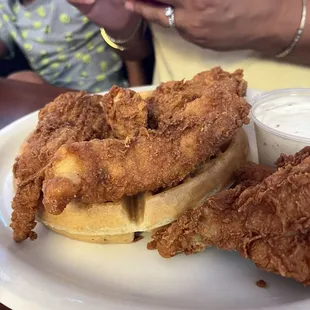 food, chicken wings and fried chicken