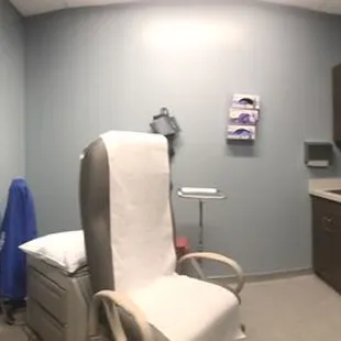 Patient treatment room