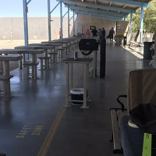 Clean, Plenty of available spaces, Great staff, Very knowledgeable.