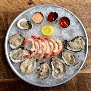 CHEF'S CURATED OYSTERS