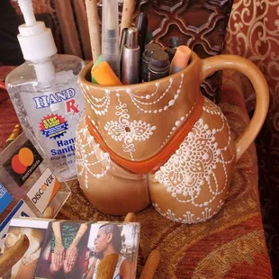 The henna ladies are so friendly, great company and great work.
