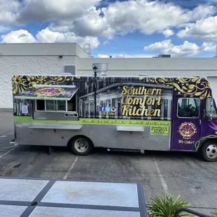 Southern Comfort Kitchen Food Truck at East Bay BMW/MINI Pleasanton.