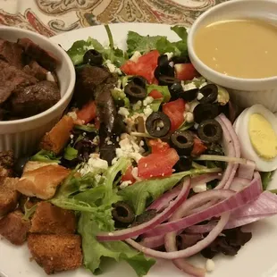 Steak salad with honey mustard dressing