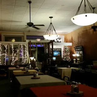 LOVED this place, I got there right when it opened, and the place was full by the time before i finished!