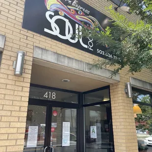 the entrance to the restaurant