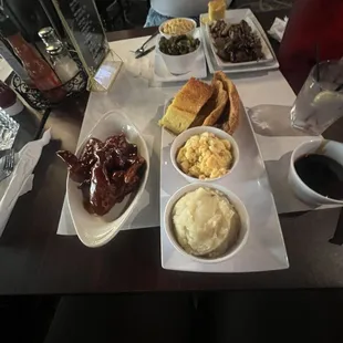 3 Honey bbq wings &amp; 2 Catfish combo w/cornbread, mashed potatoes &amp; macaroni and cheese as the side.