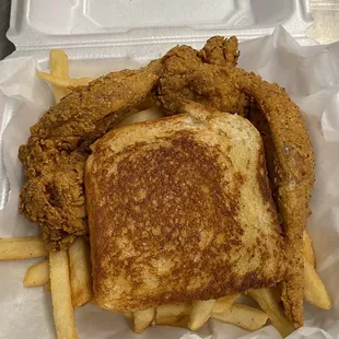 Fried Chicken with fries and garlic bread