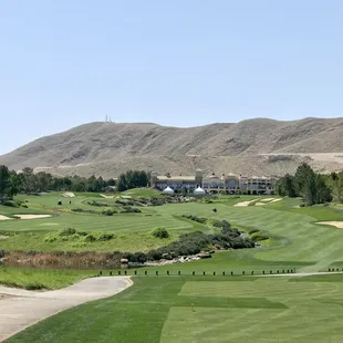 View back up to clubhouse, split fairway, risk/reward!!