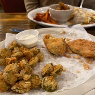 Fried zucchini and jalapeño