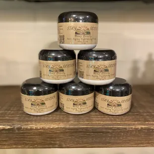 Chemist Formulated Anti-Aging &amp; Tightening Cream with 100mg of CBD.