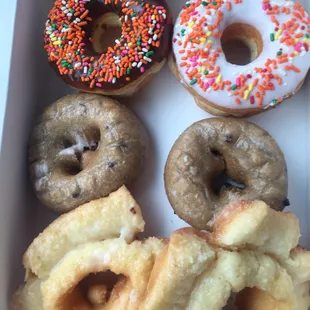 Great tasting donuts at a great price!  Nice selection of pastry options