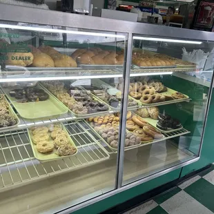 Donuts, interior