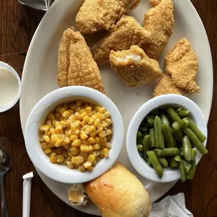 Fried catfish, green beans and corn