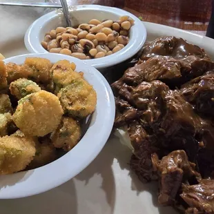 Special of the day: beef tips over potatoes, with two sides and roll. Outstanding!