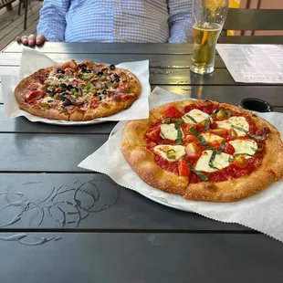 Gentleman's Dual and Margherita pizza