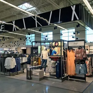 Clothing Stores Omaha specialist