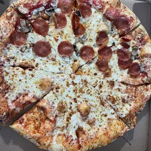 Half cheese/half mushroom and pepperoni