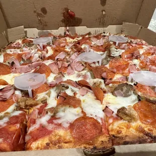 Sicilian Meat Lovers with 16 generous slices