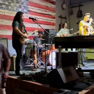 Best Live Band Bar!!! #redclaystrays