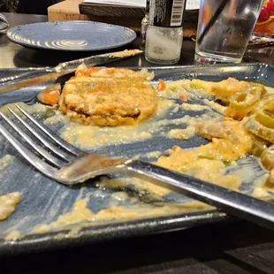 Lot's of Jalapeno peppers and only 3 small slices of green tomatoes.