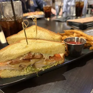 Pesto Turkey Sandwich