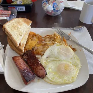 Smoked sausage and egg platter