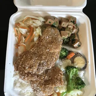 Deep fried pork cutlet with rice