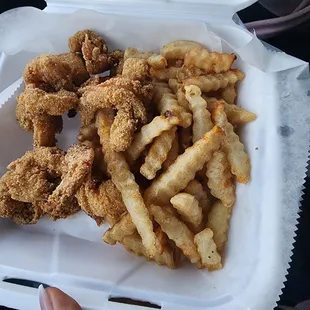 Fried shrimp made fresh