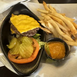 Classic Cheeseburger*