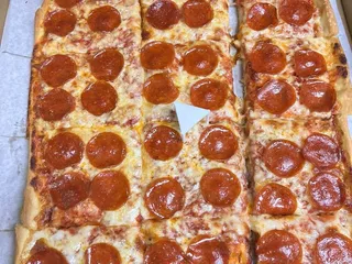 Auntie V's Pizzeria