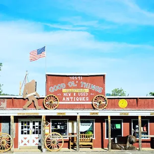 Good Ol' Things: time traveler shopping with a hint of ge now. Great place for Yosemite Souvenirs and more!