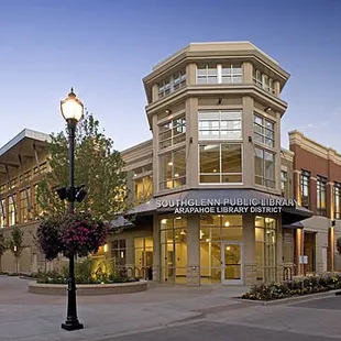 Southglenn Library at Arapahoe Library District