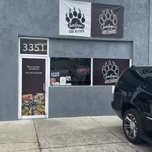 the outside of the restaurant