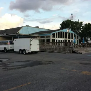 Checking out the Rest Repose show