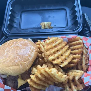 Bacon cheeseburger with waffle fries