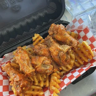 Hot lemon pepper wings w/waffle fries!