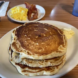 Banana walnut pancakes