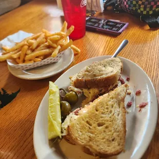 Ruben and fries