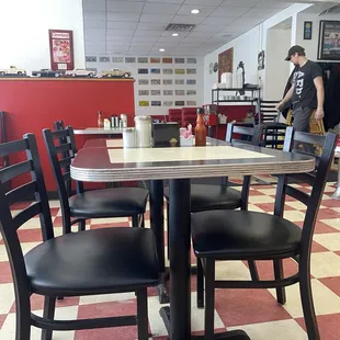 Love the nostalgic atmosphere