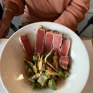 Ahi tuna salad