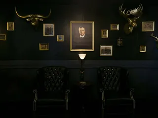 Executive Order Bar & Lounge